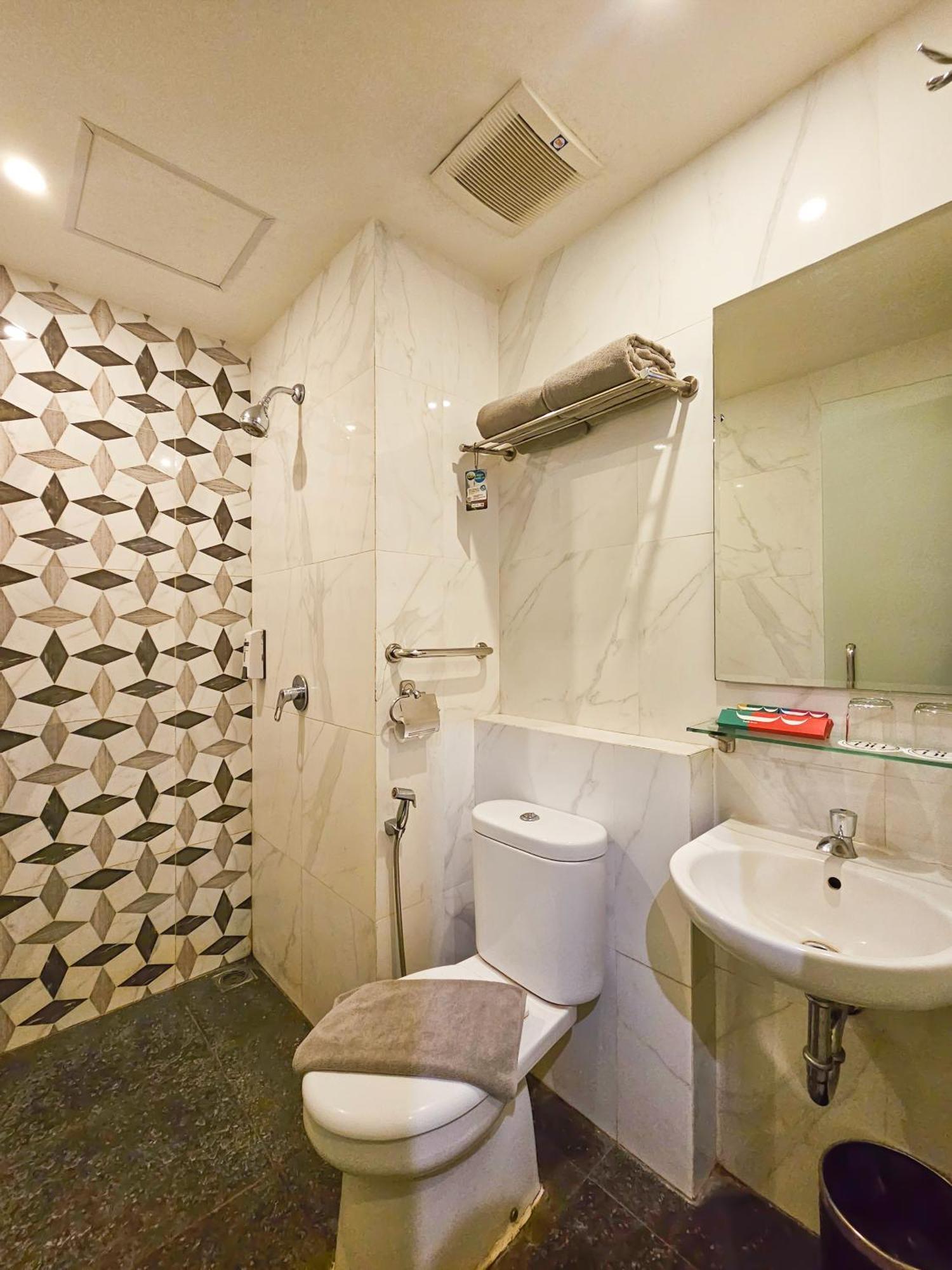 Hotel 88 Kedungsari - Kedungdoro By Wh
